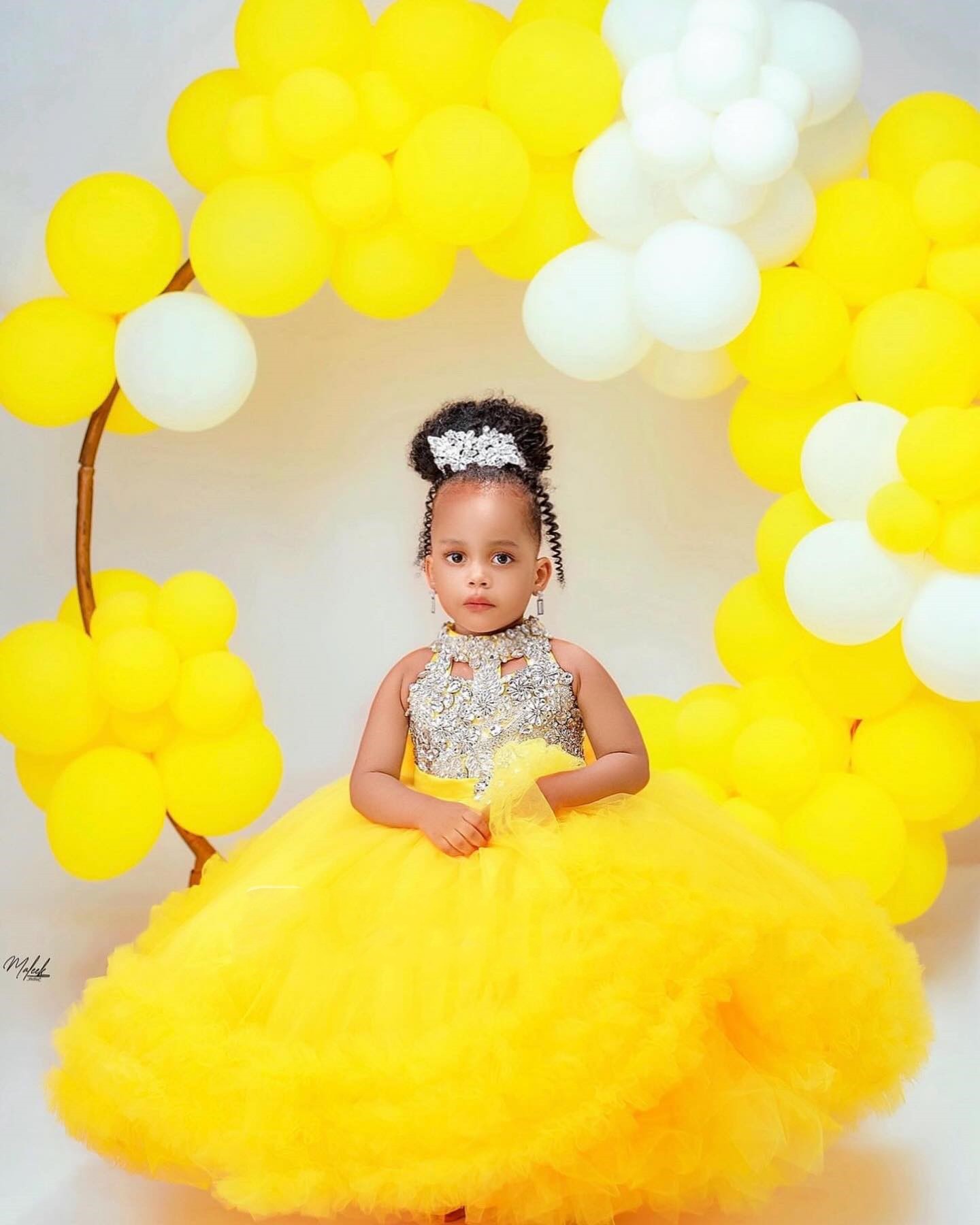 Prachtige gele bloemenmeisjesj - Baby Clothing Yellow recensie en prijs