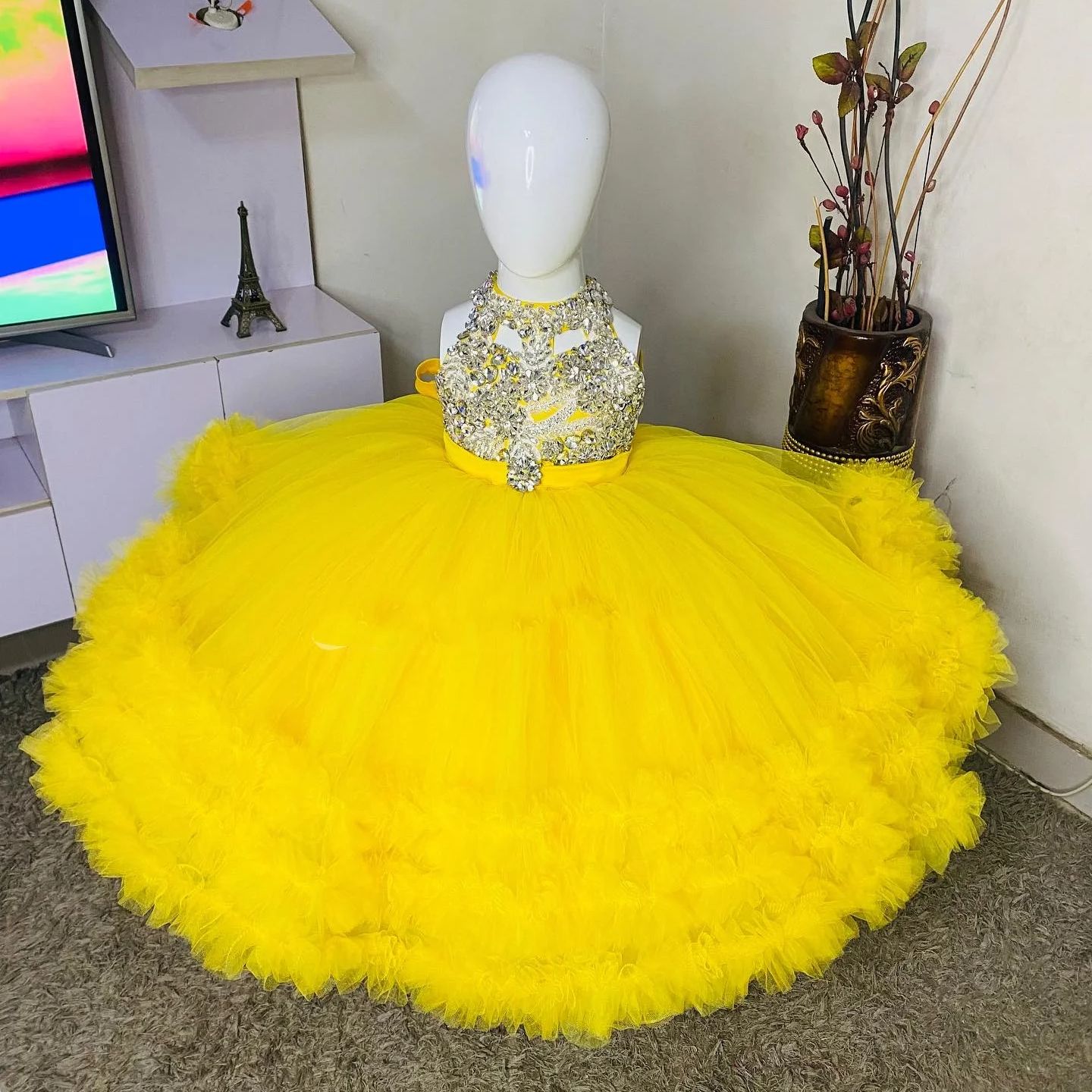 Prachtige gele bloemenmeisjesj - Baby Clothing Yellow recensie en prijs